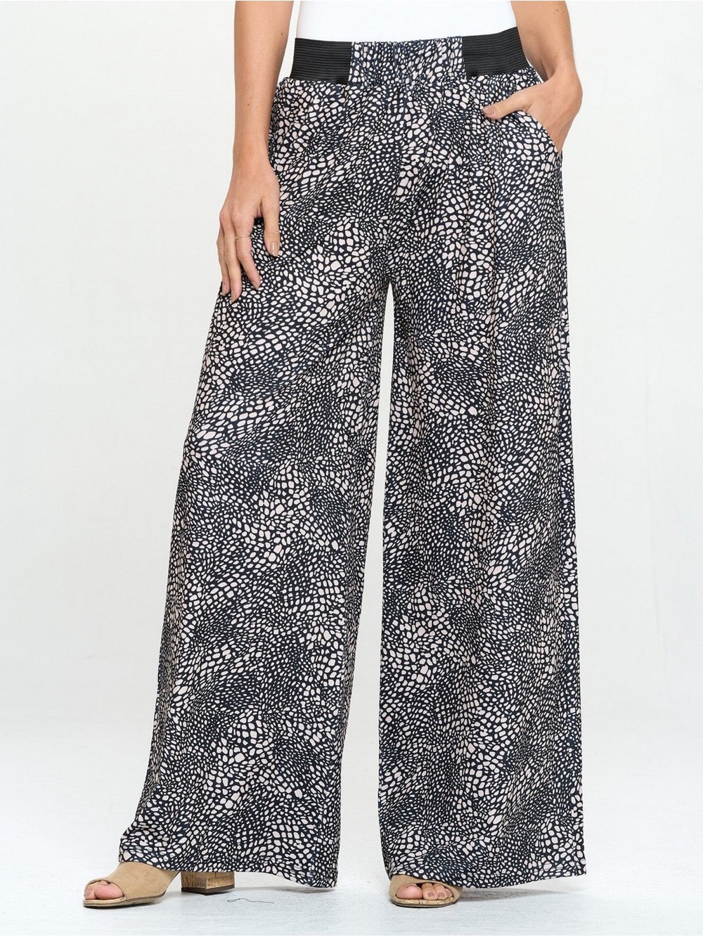 NWT - Printed Wide-Leg Palazzo Pants in Black & White - Stretchy
